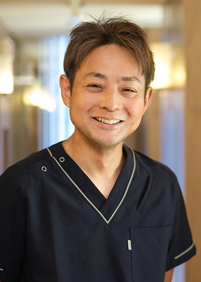 院長：足立 哲也